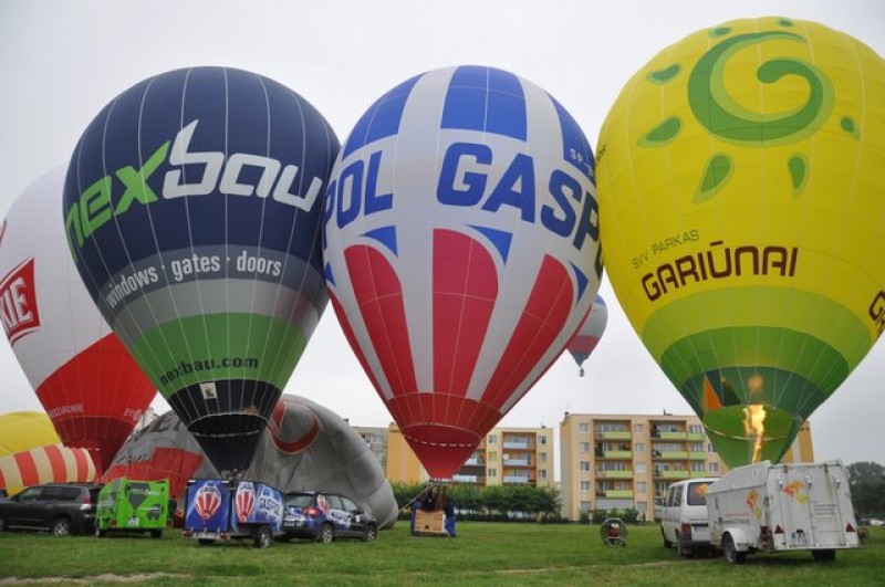 Balony nad miastem