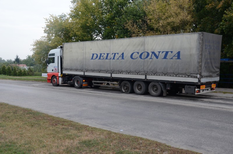 Wjechała pod tira!