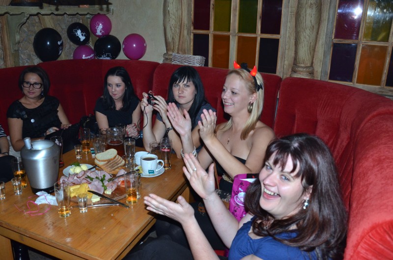 24.09 Sobotnia noc w klubie Piekarnia