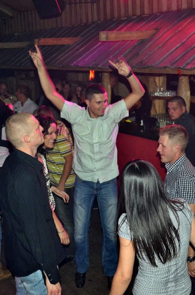 24.09 Sobotnia noc w klubie Piekarnia