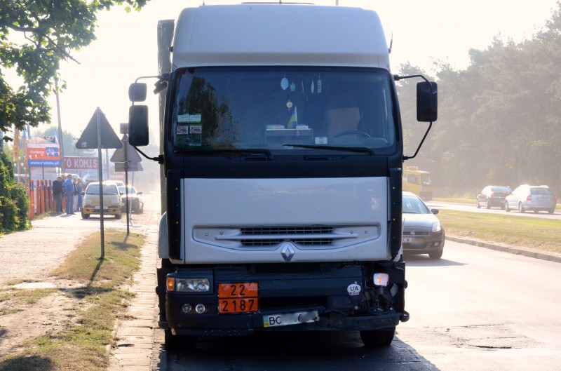 Gigantyczny korek. Cztery samochody uszkodzone