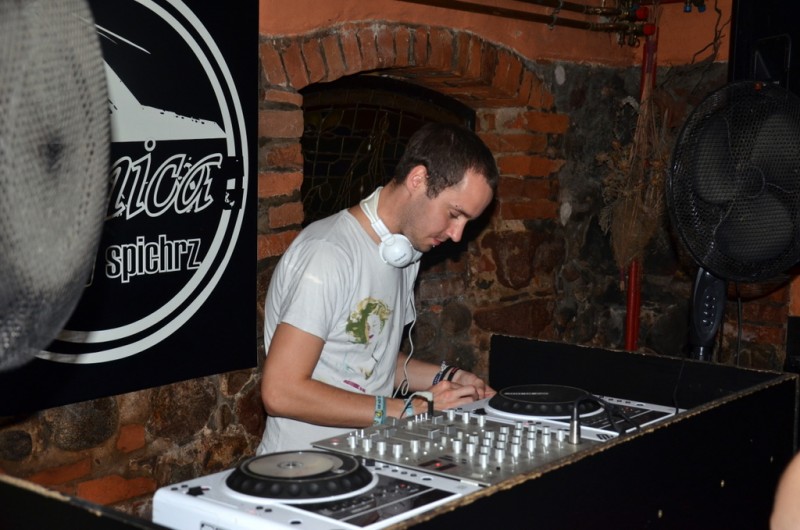 01.10 Klub Czarny Spichrz