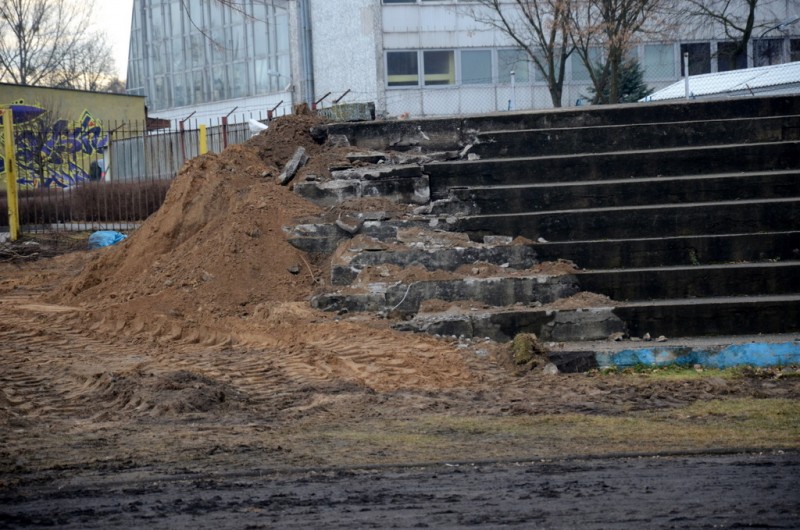 Trybuny na stadionie OSiR równane z ziemią