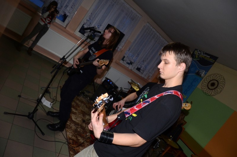 Uczniowie ZSEL zagrali koncert dla domu dziecka