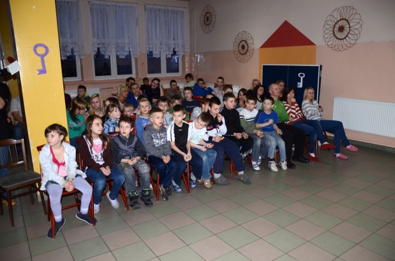 Uczniowie ZSEL zagrali koncert dla domu dziecka