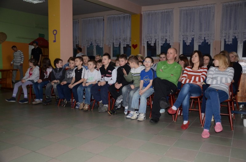 Uczniowie ZSEL zagrali koncert dla domu dziecka