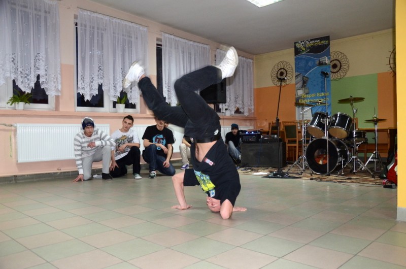 Uczniowie ZSEL zagrali koncert dla domu dziecka