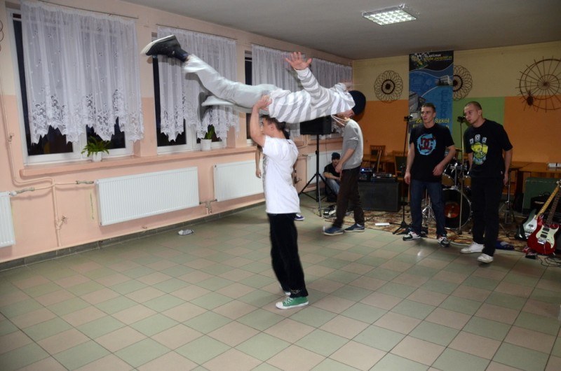 Uczniowie ZSEL zagrali koncert dla domu dziecka