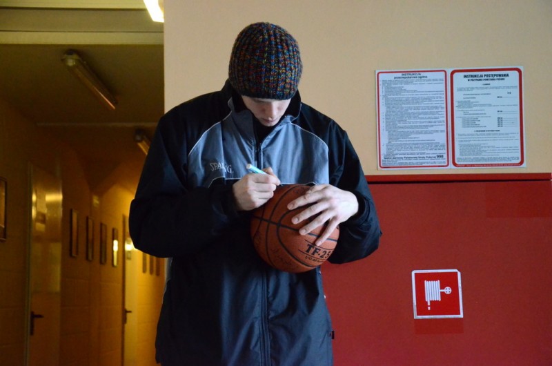 Wygraj piłkę z autografami koszykarzy Anwilu