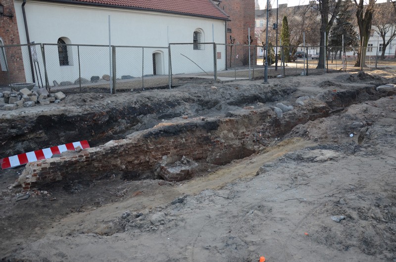 Odkrycie archeologiczne na bulwarach