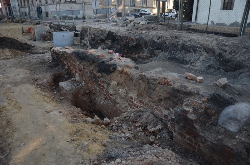 Odkrycie archeologiczne na bulwarach