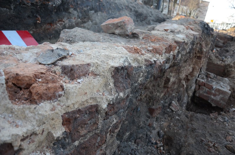 Odkrycie archeologiczne na bulwarach