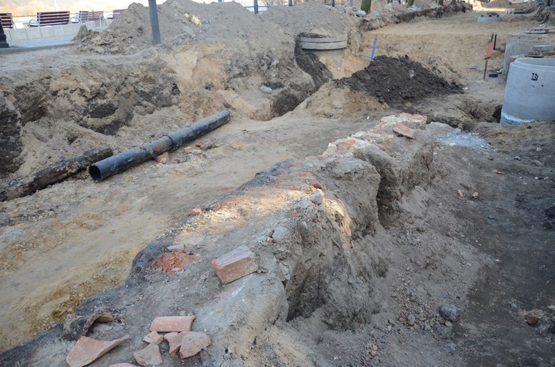 Odkrycie archeologiczne na bulwarach