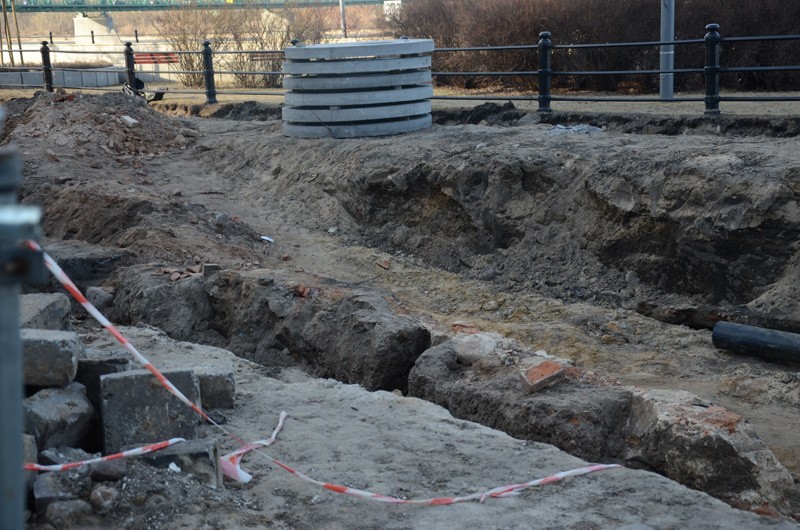 Odkrycie archeologiczne na bulwarach