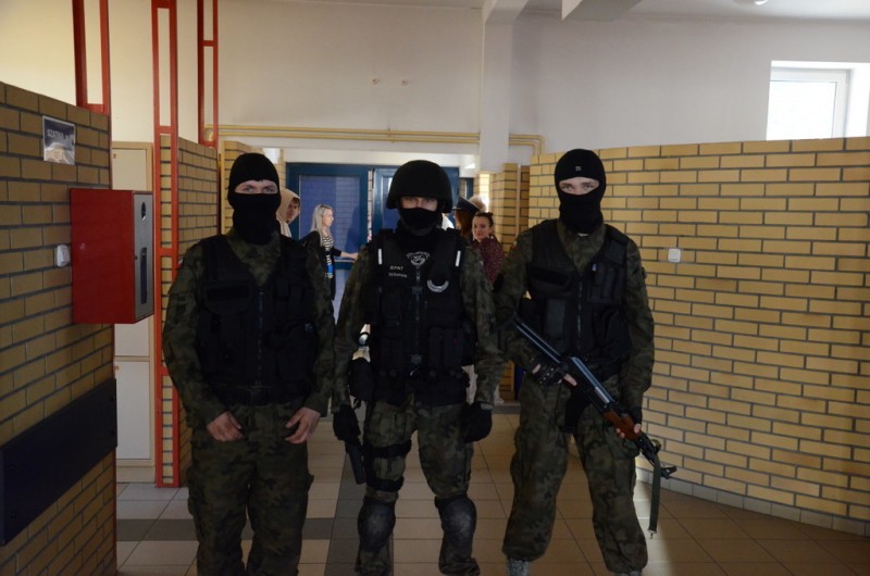 Antyterroryści i Krzyżacy w 