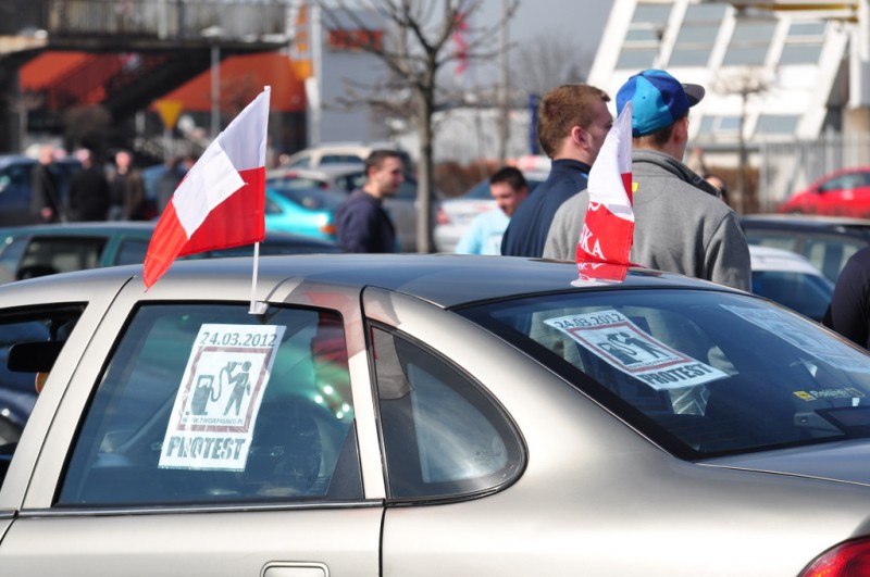 W żółwim tempie przez miasto. Kolejny protest kierowców.