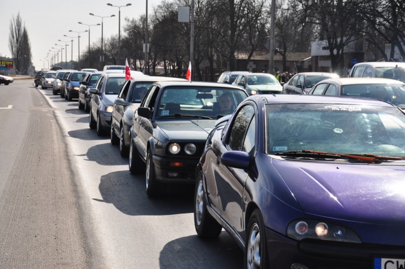 W żółwim tempie przez miasto. Kolejny protest kierowców.