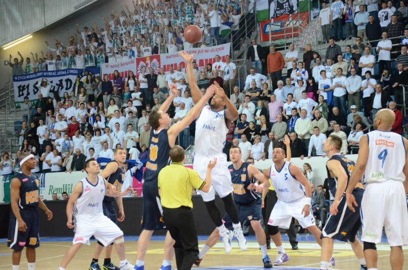 Wielki Szubarga, zwycięski Anwil!