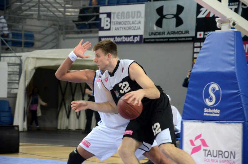 Czarni rozbici po przerwie