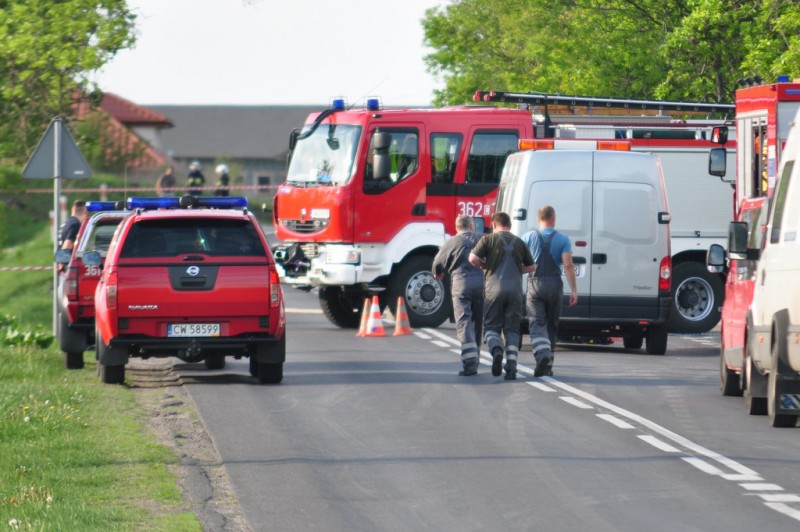Rozerwany gazociąg! Ewakuowano mieszkańców, droga 67 do Lipna zablokowana.
