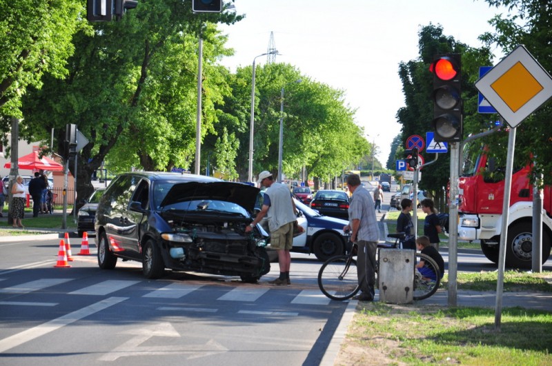 Groźny wypadek na skrzyżowaniu Kaliskiej i Zbiegniewskiej