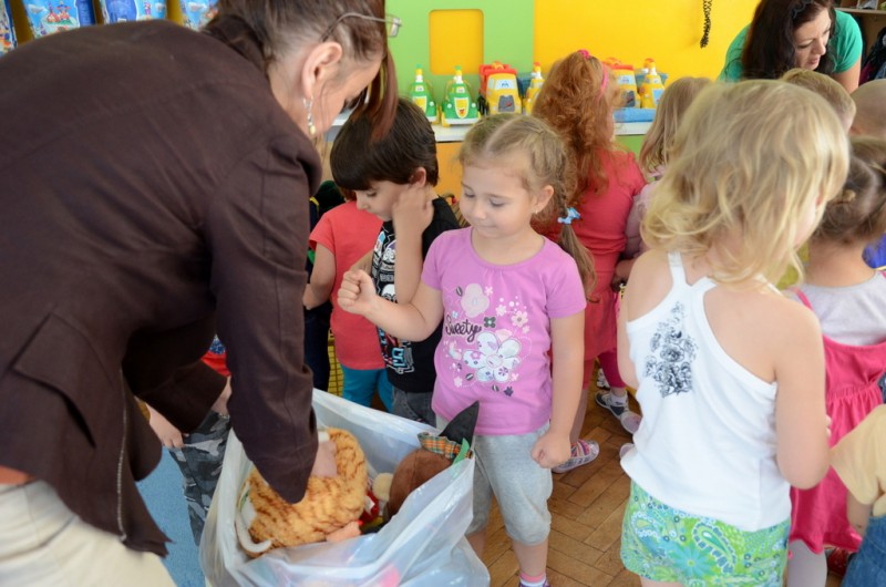 Przedszkolaki z „Ekoludka” wsparli kolegów z domu dziecka