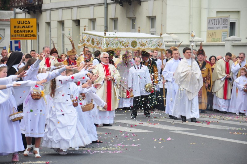 Procesje Bożego Ciała przeszły ulicami Włocławka