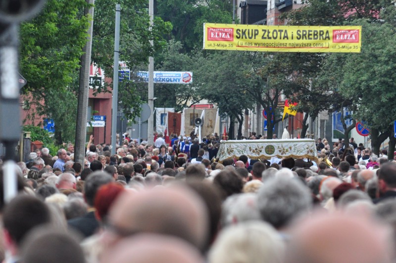 Procesje Bożego Ciała przeszły ulicami Włocławka