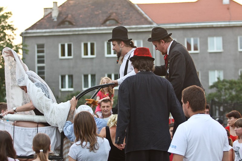 Teatry wyszły na ulicę, czyli Brukarnia 2012 [zdjęcia]