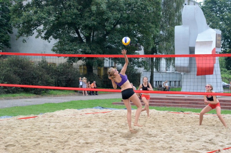 Piękna pogoda, piasek i piękne dziewczyny! Tak było w weekend na Bulwarach