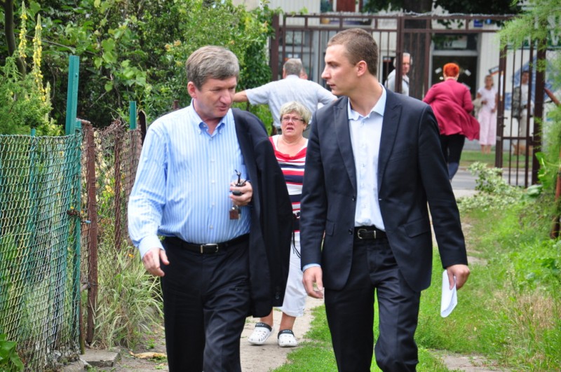 Marszałek na działkach. SLD rozpoczęło zbieranie podpisów...