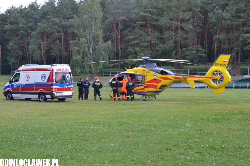 Helikopter pogotowia ratuje życie. Lądować musi jednak w lesie