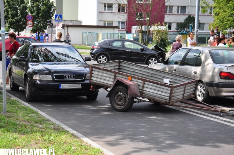 Hondą w przyczepkę. Zobacz zdjęcia...