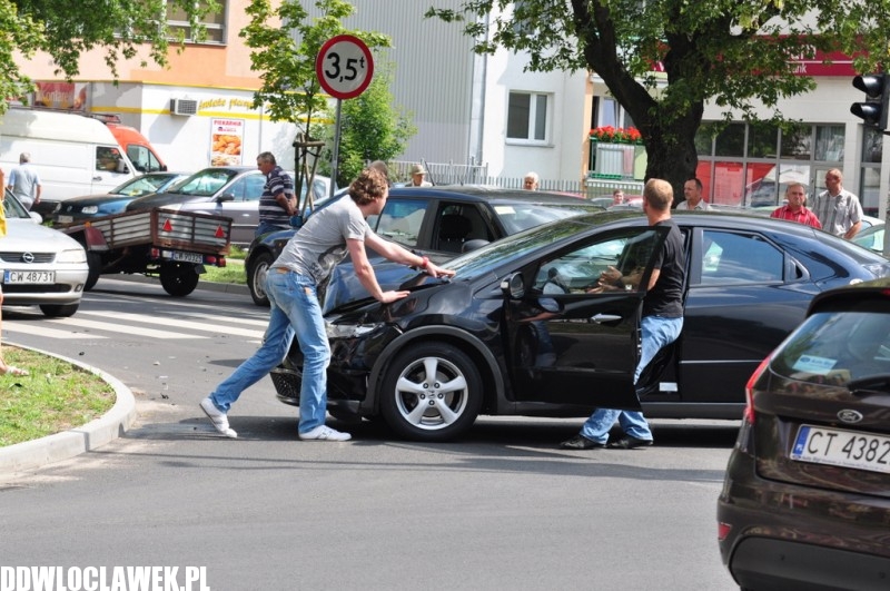 Hondą w przyczepkę. Zobacz zdjęcia...