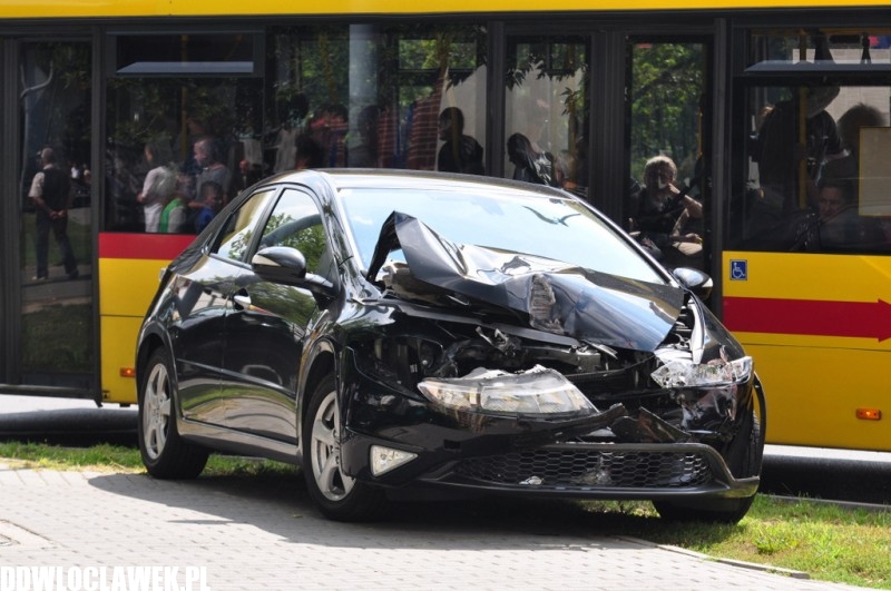 Hondą w przyczepkę. Zobacz zdjęcia...