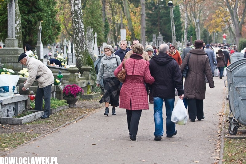 1 listopada na Cmentarzu Komunalnym we Włocławku