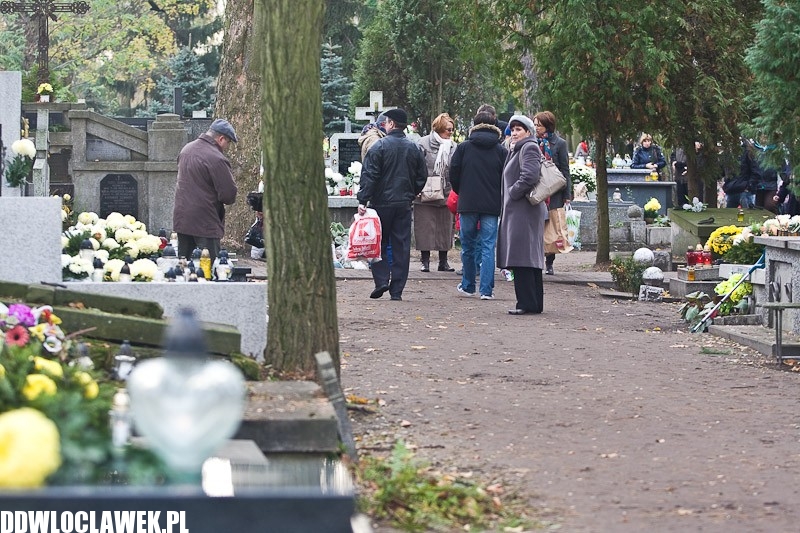 1 listopada na Cmentarzu Komunalnym we Włocławku