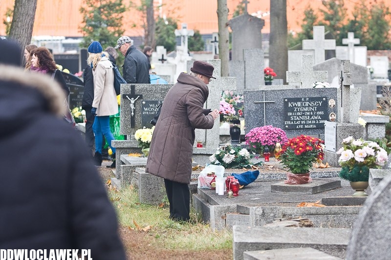 1 listopada na Cmentarzu Komunalnym we Włocławku
