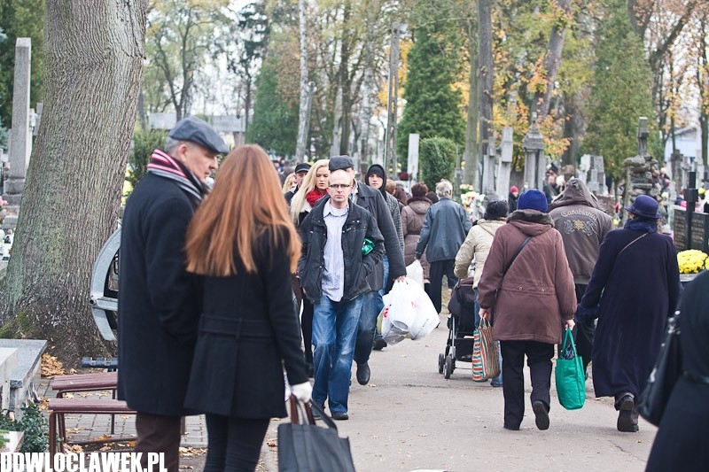 1 listopada na Cmentarzu Komunalnym we Włocławku