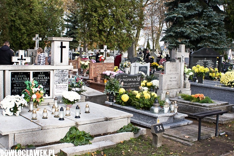 1 listopada na Cmentarzu Komunalnym we Włocławku
