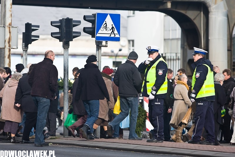1 listopada na Cmentarzu Komunalnym we Włocławku