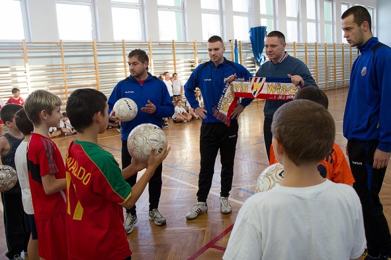 Zobacz jak czas wolny od rozgrywek spędzają piłkarze Włocłavii.