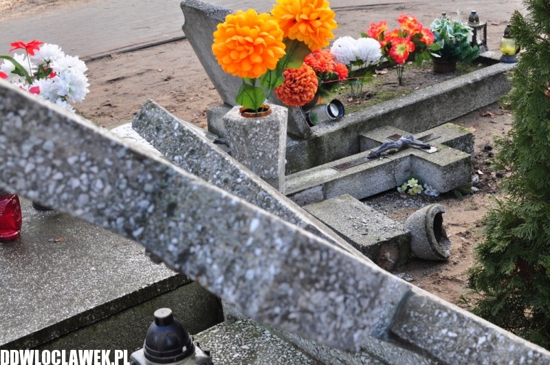 Włocławski cmentarz zdemolowany! Mieszkańcy zbulwersowani