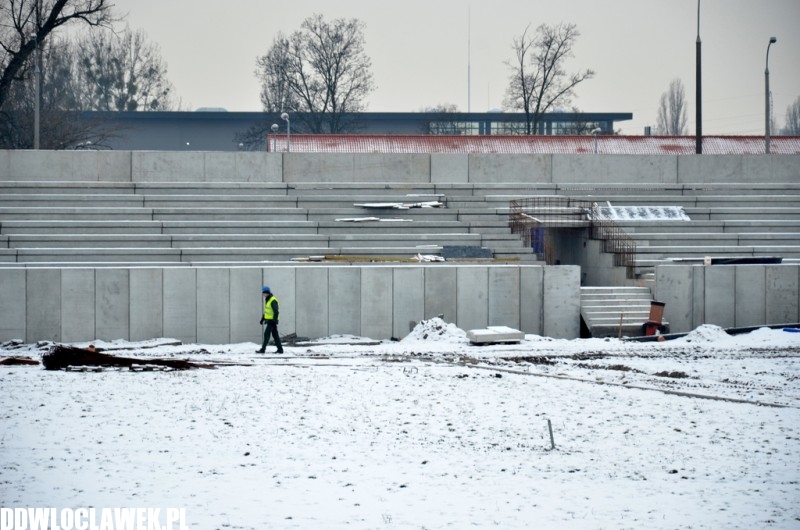 Stadion rośnie jak na drożdżach! Powstały już trybuny i główny budynek