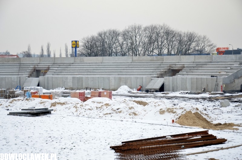 Stadion rośnie jak na drożdżach! Powstały już trybuny i główny budynek