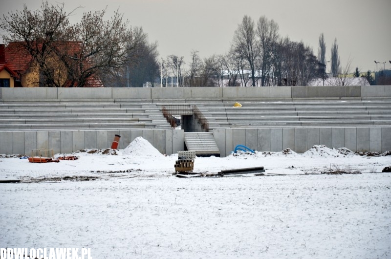 Stadion rośnie jak na drożdżach! Powstały już trybuny i główny budynek
