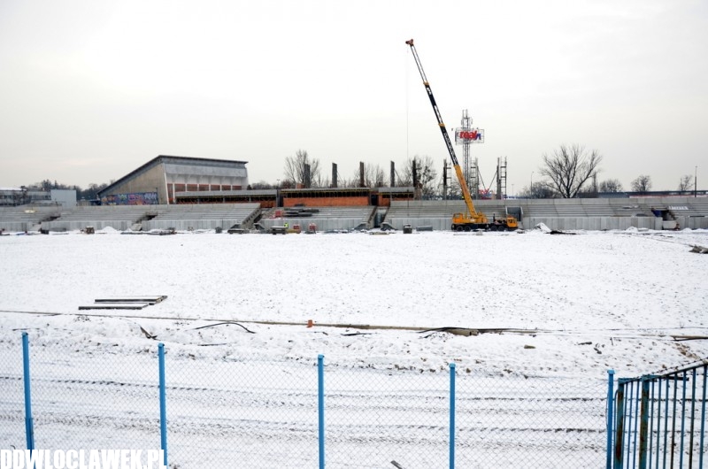 Stadion rośnie jak na drożdżach! Powstały już trybuny i główny budynek
