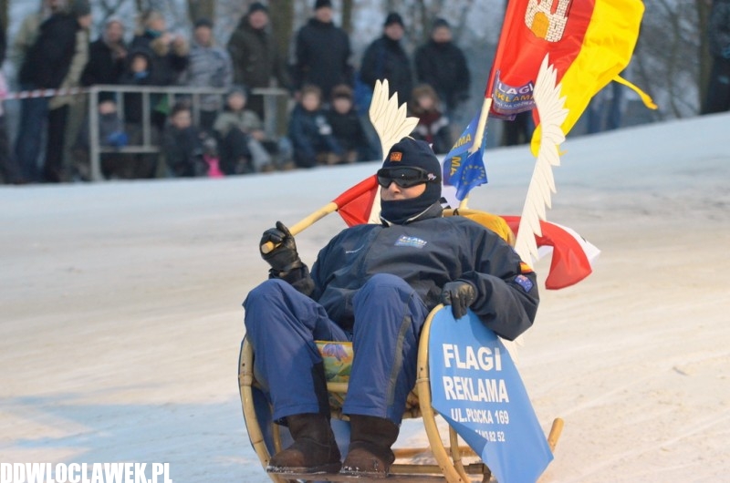 Fotel bujany, paleta i łózko! Zobacz, na czym zjeżdżali włocławianie