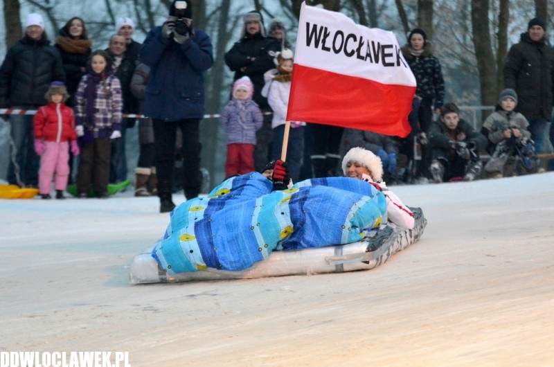 Fotel bujany, paleta i łózko! Zobacz, na czym zjeżdżali włocławianie