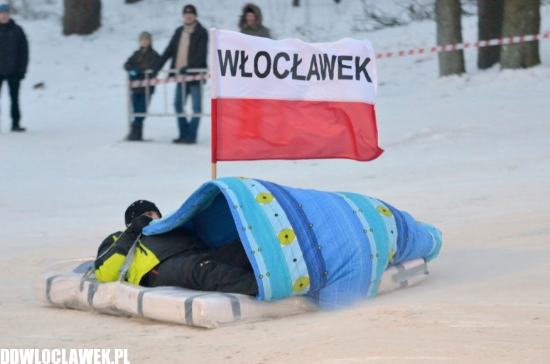 Fotel bujany, paleta i łózko! Zobacz, na czym zjeżdżali włocławianie